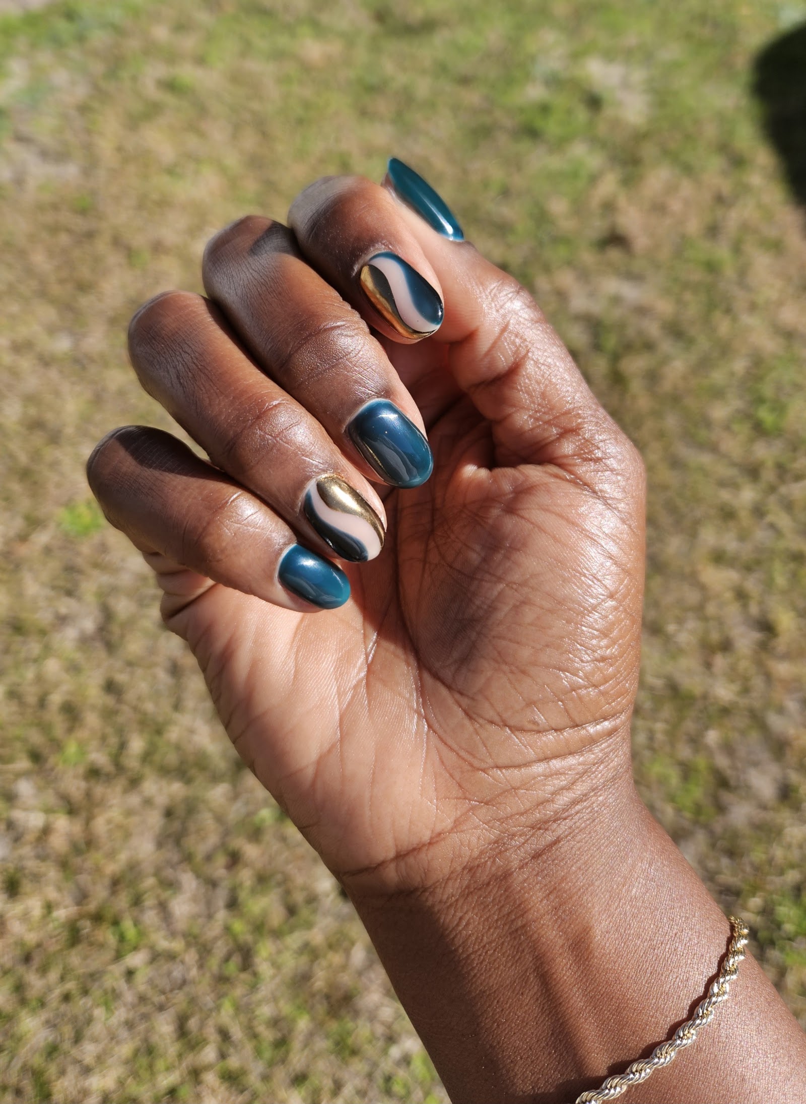 Cuticle Qween nail photo 6